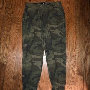 High rise camo joggers